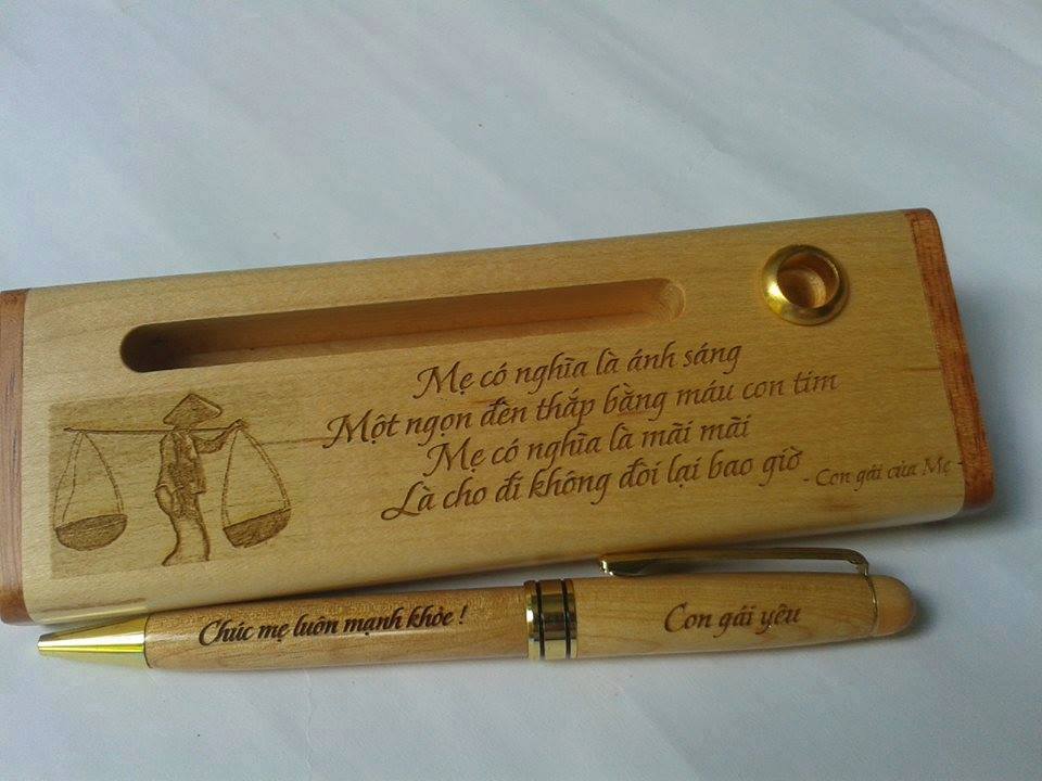 Bút gỗ khắc tên Về Mẹ